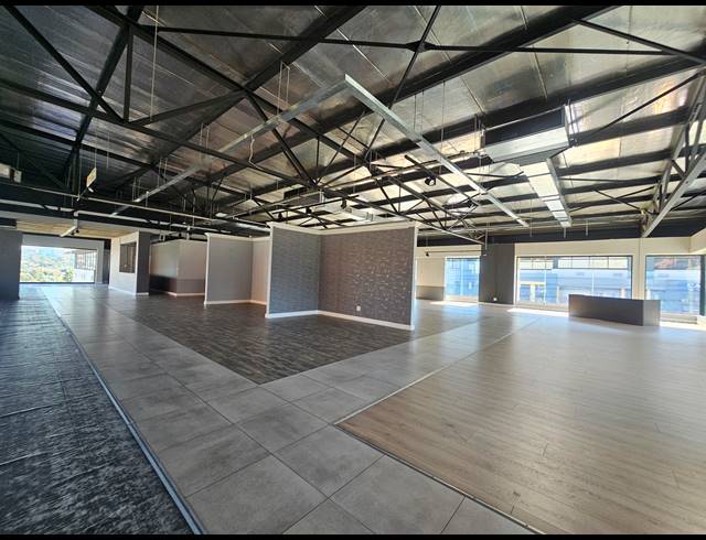 768M² SHOWROOM TO LET IN KRAMERVILLE